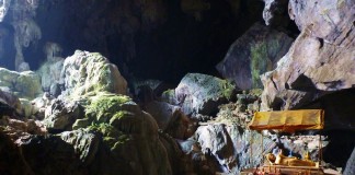 Exploring Tham Phu Kham Cave